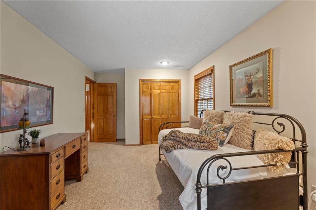 10913 Oak Drive — photo 34