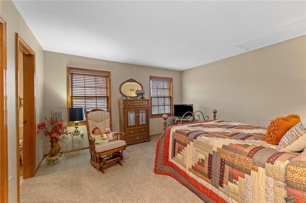 10913 Oak Drive — photo 35