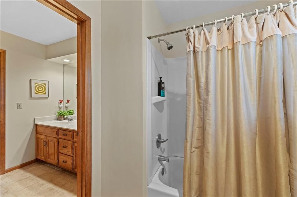 10913 Oak Drive — photo 38