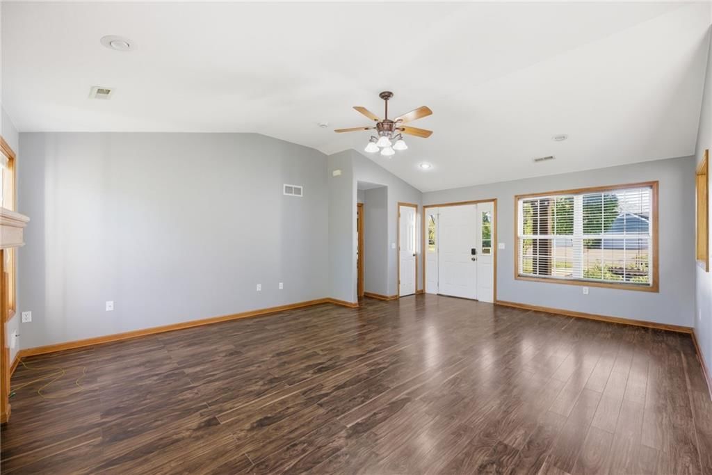 218 Hillside Drive — photo 8