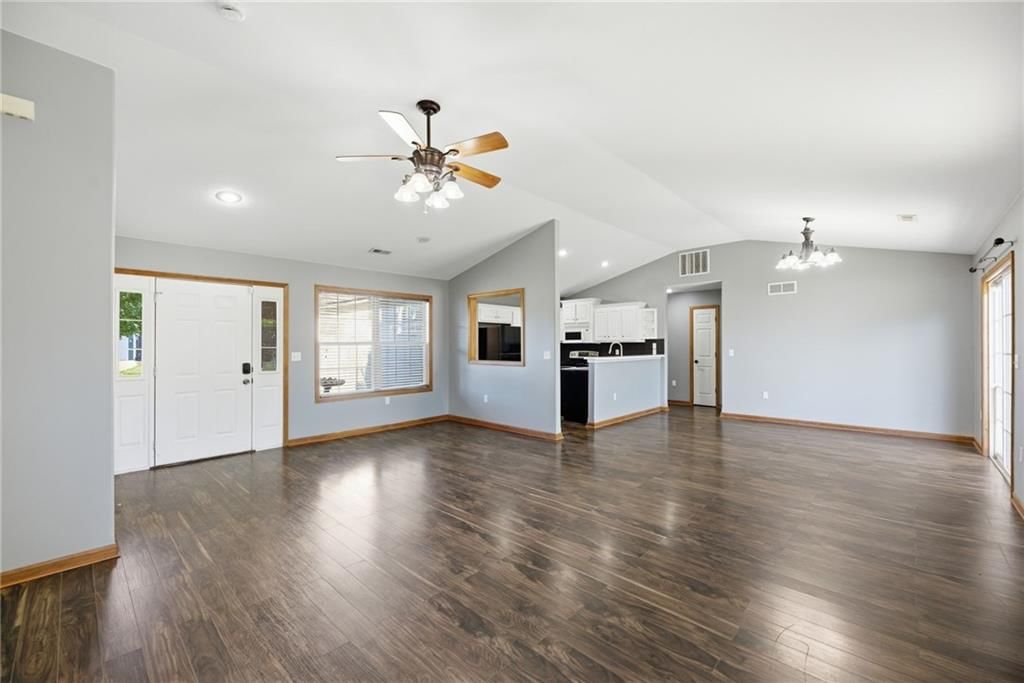 218 Hillside Drive — photo 9