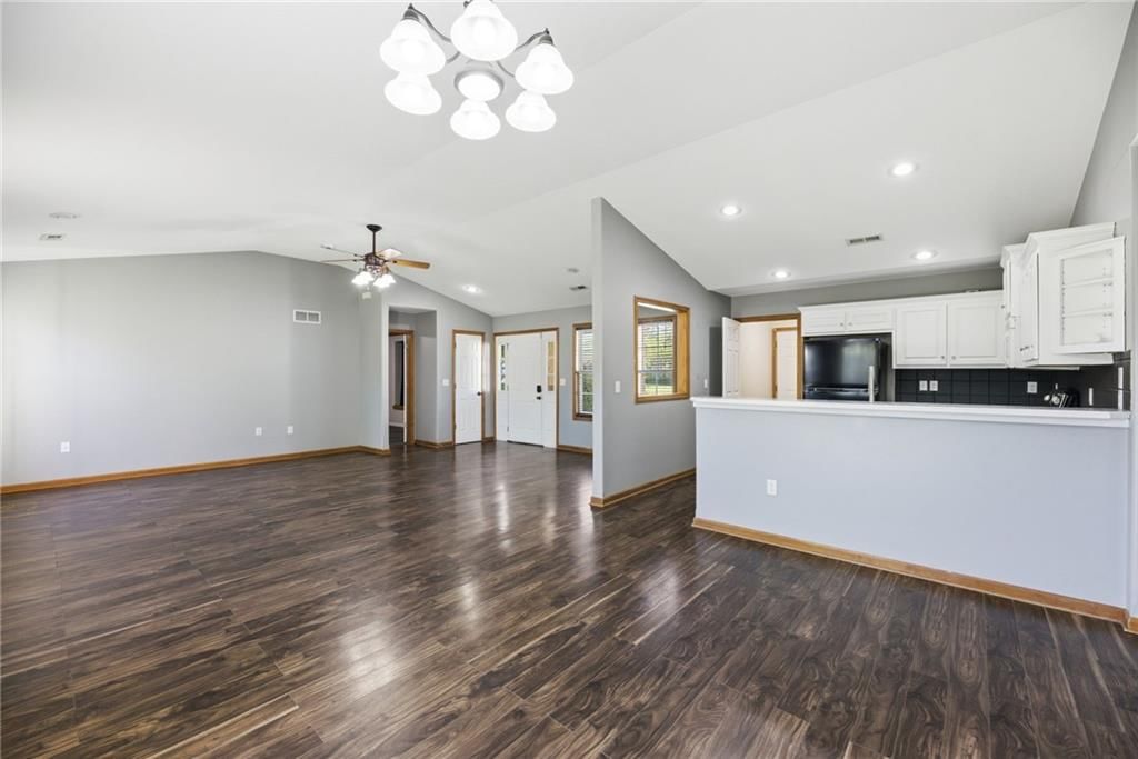 218 Hillside Drive — photo 12