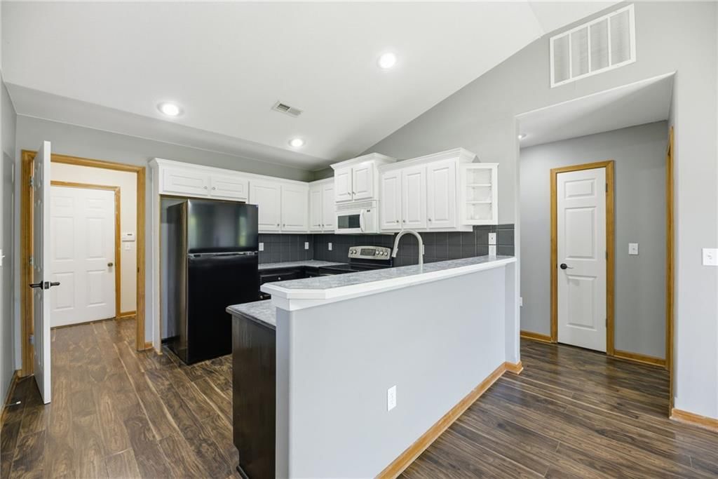 218 Hillside Drive — photo 13