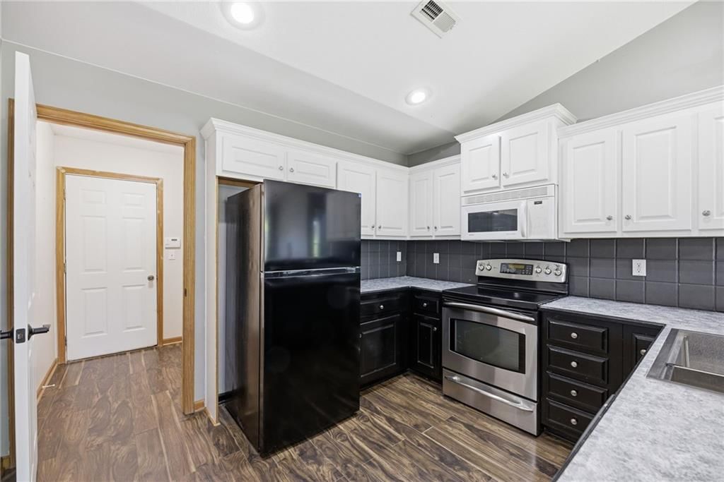 218 Hillside Drive — photo 17