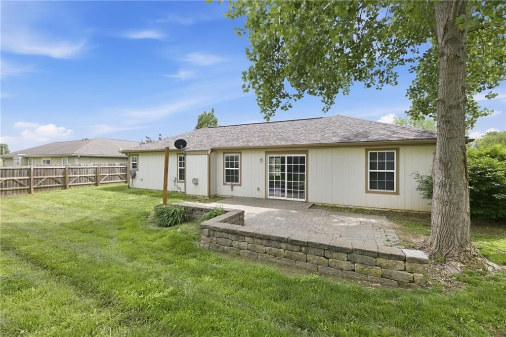 218 Hillside Drive — photo 32