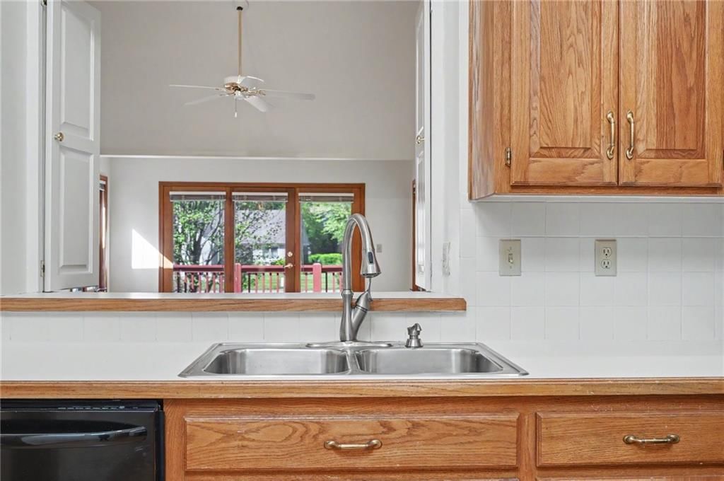 4723 Balmoral Drive — photo 10