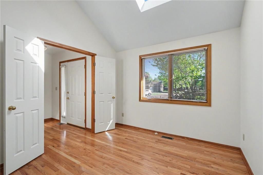 4723 Balmoral Drive — photo 15