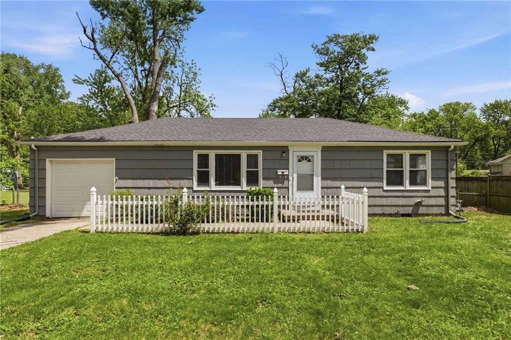 8901 Craig Drive — photo 2