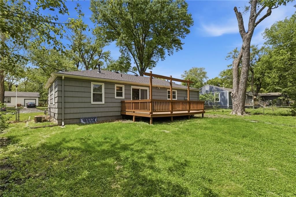 8901 Craig Drive — photo 27
