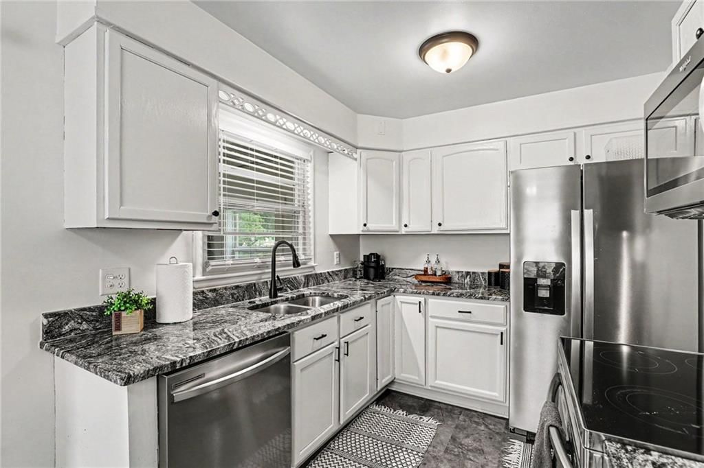 504 E Meadow Lane — photo 11