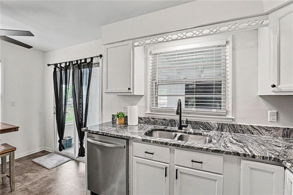504 E Meadow Lane — photo 12