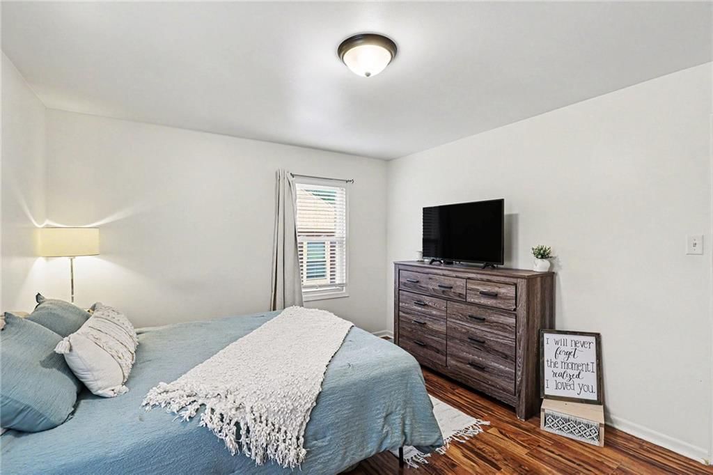 504 E Meadow Lane — photo 15