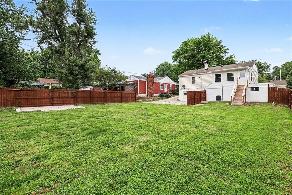 504 E Meadow Lane — photo 26