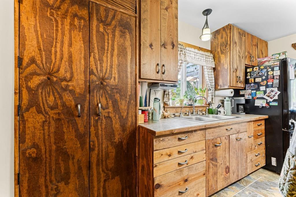 639 Leidy Street — photo 13