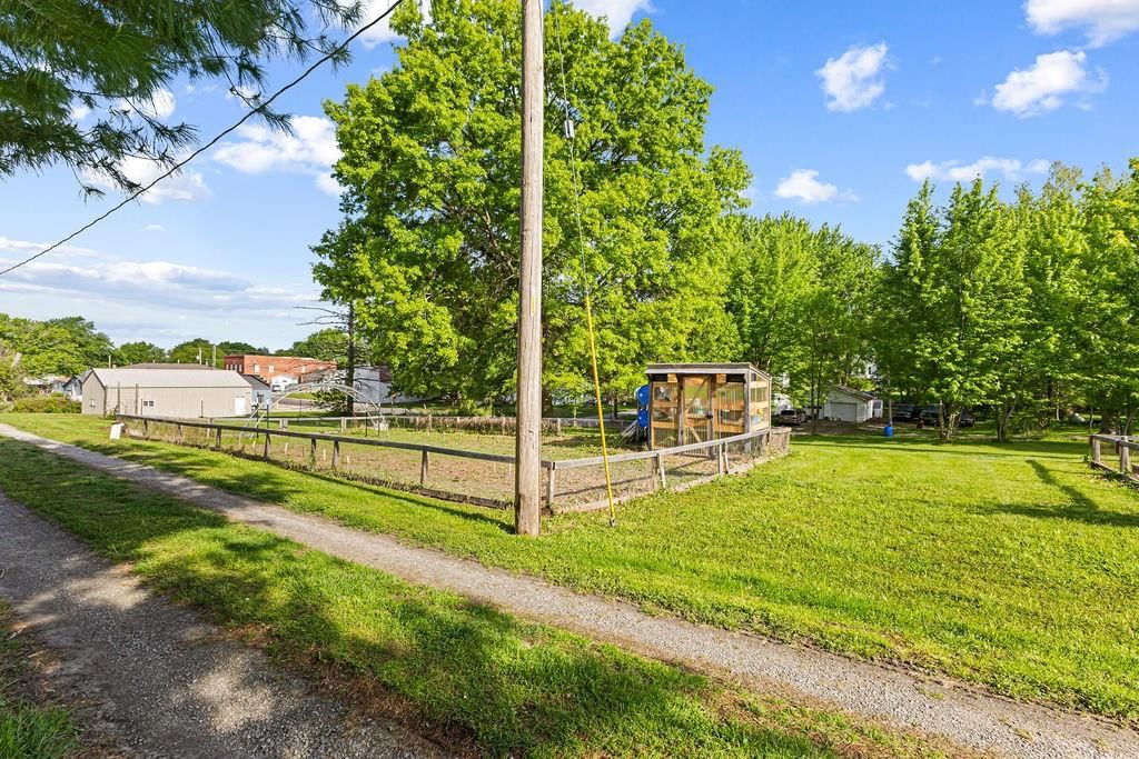 639 Leidy Street — photo 41