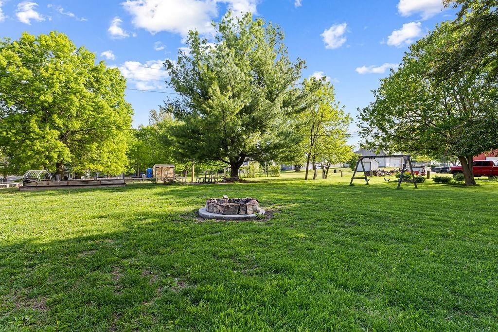 639 Leidy Street — photo 44