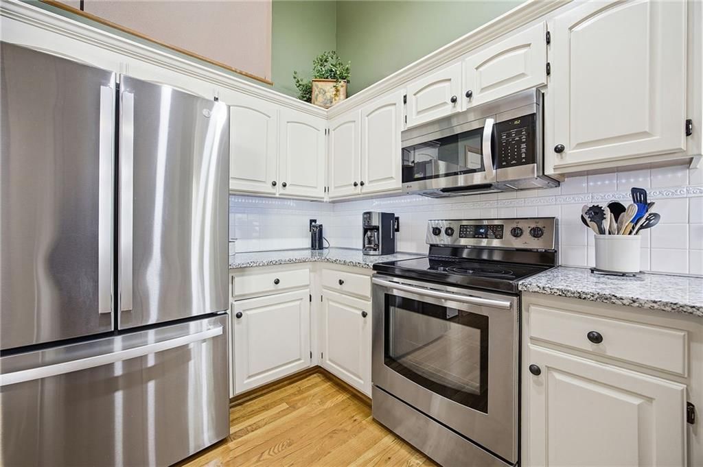 1039 N Logan Street — photo 3