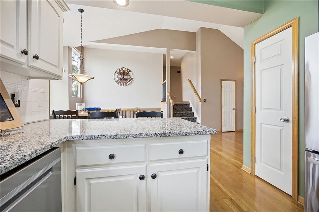 1039 N Logan Street — photo 4