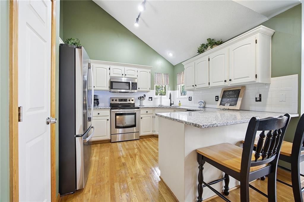 1039 N Logan Street — photo 5