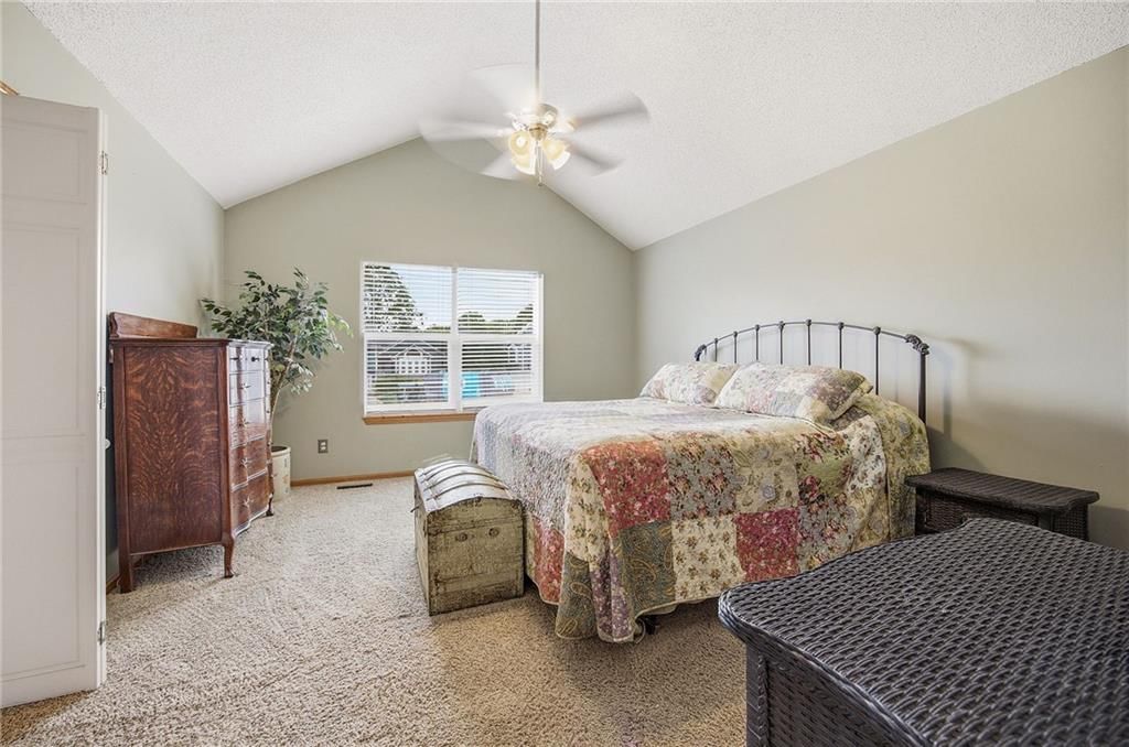 1039 N Logan Street — photo 11