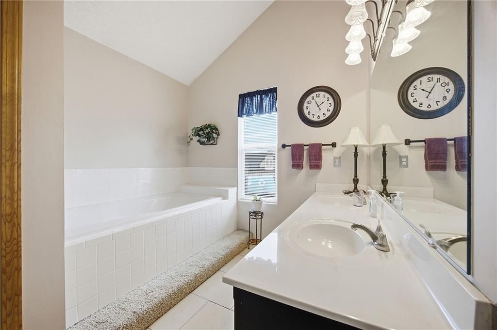 1039 N Logan Street — photo 13