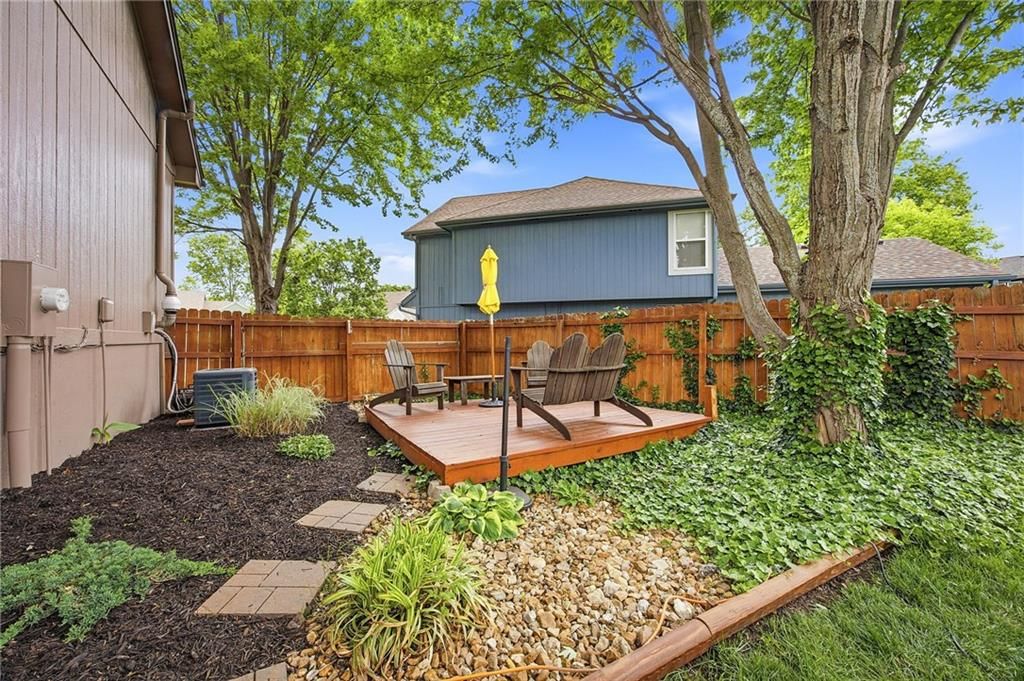 1039 N Logan Street — photo 30