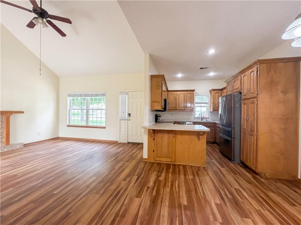 8331 Greeley Avenue — photo 8