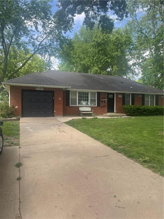 10704 W 48th Terrace, Shawnee, KS