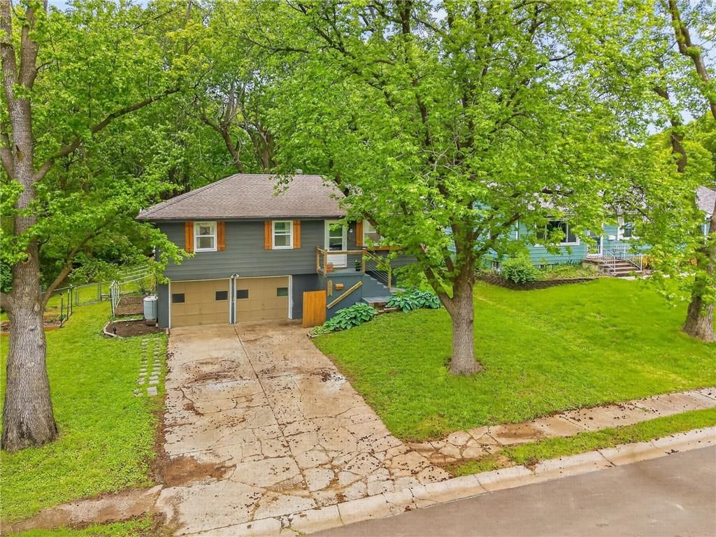 825 SW PLEASANT Drive — photo 4