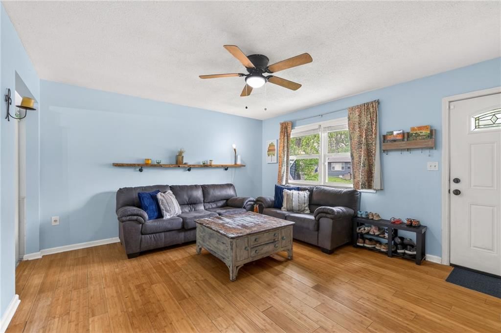 825 SW PLEASANT Drive — photo 5