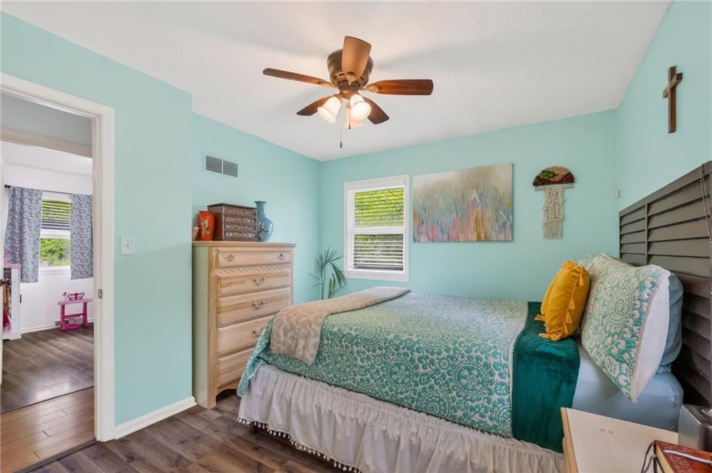 825 SW PLEASANT Drive — photo 13