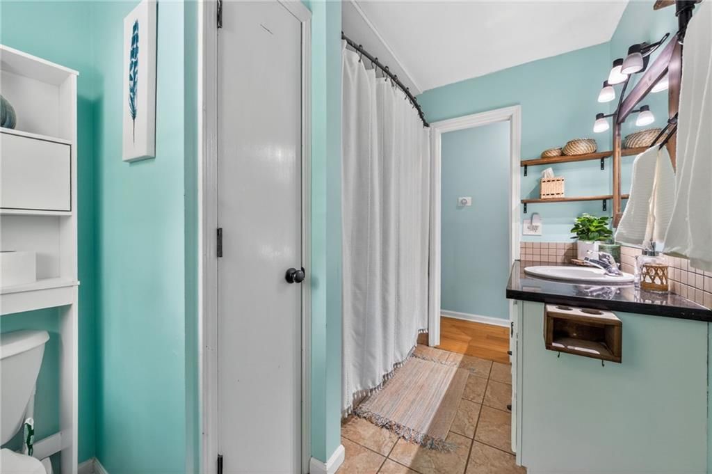 825 SW PLEASANT Drive — photo 16