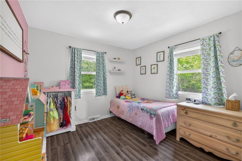 825 SW PLEASANT Drive — photo 17