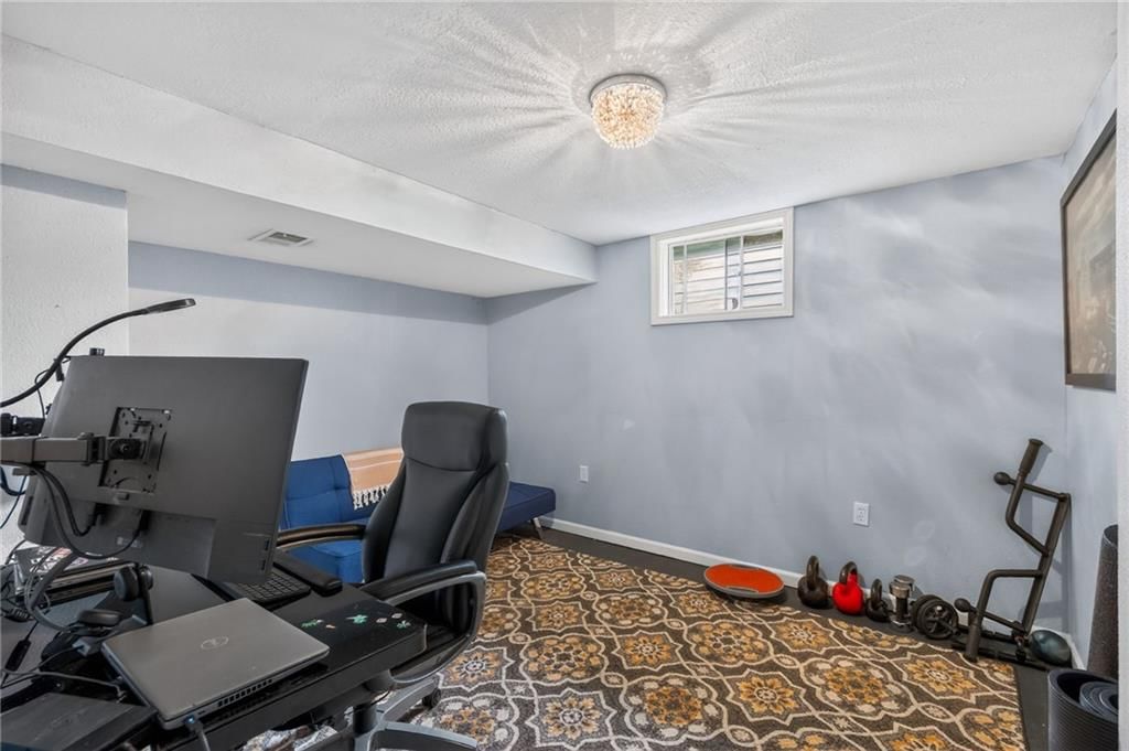 825 SW PLEASANT Drive — photo 22