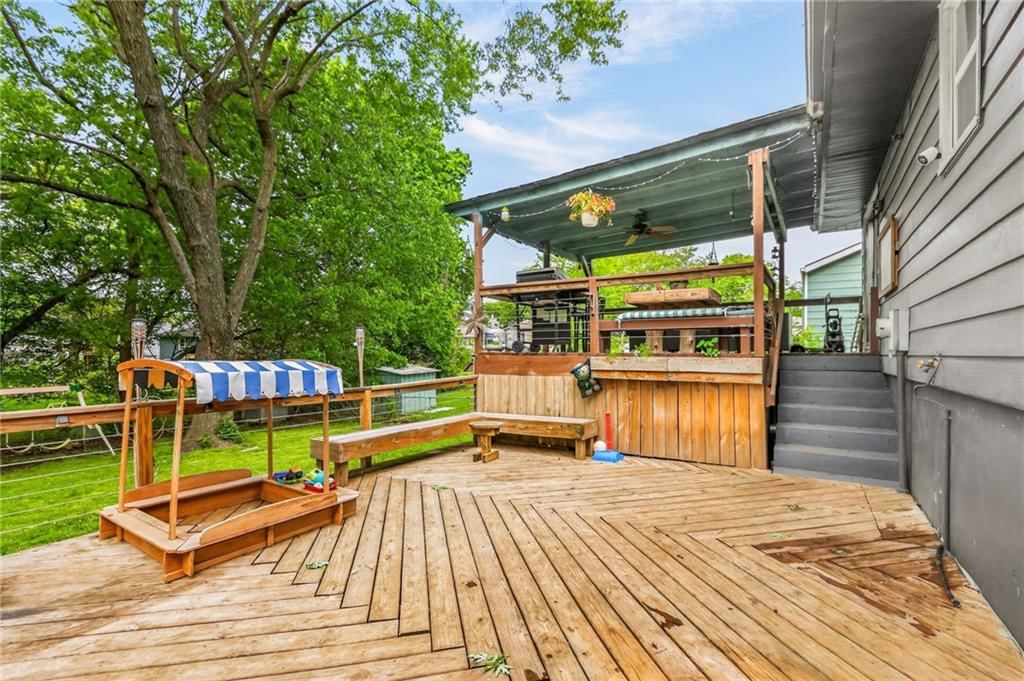 825 SW PLEASANT Drive — photo 29