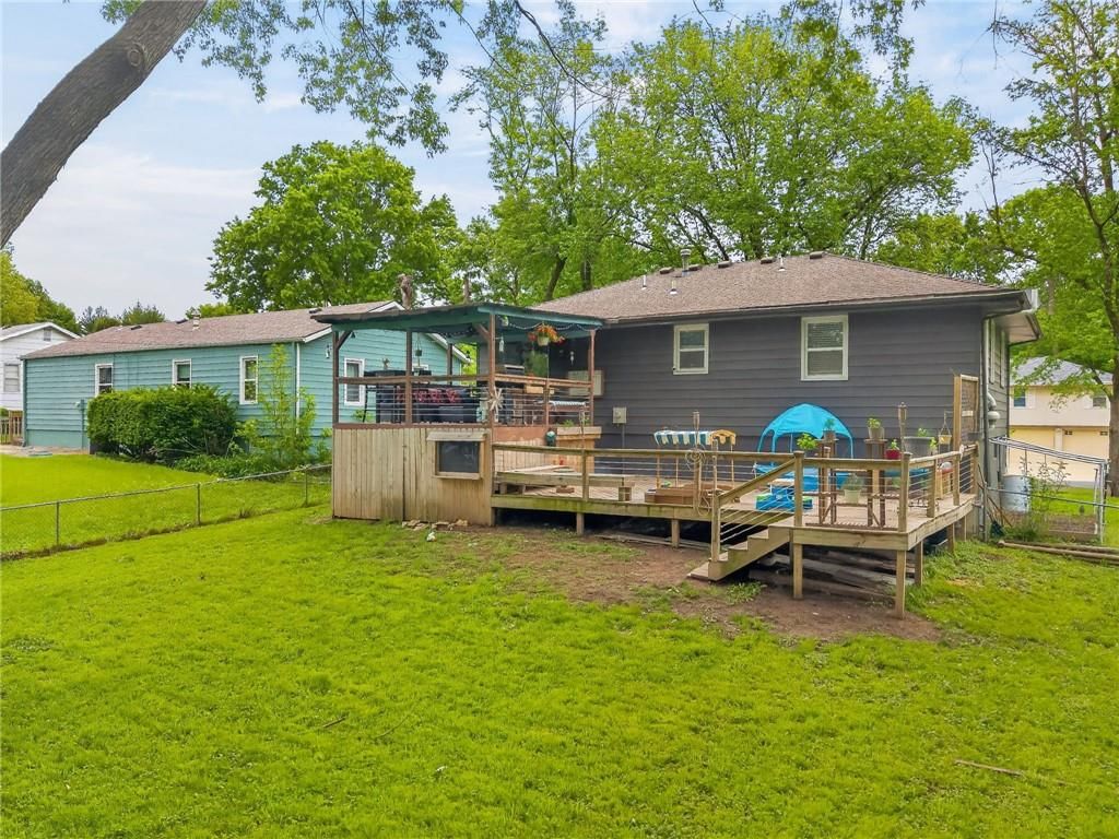 825 SW PLEASANT Drive — photo 31