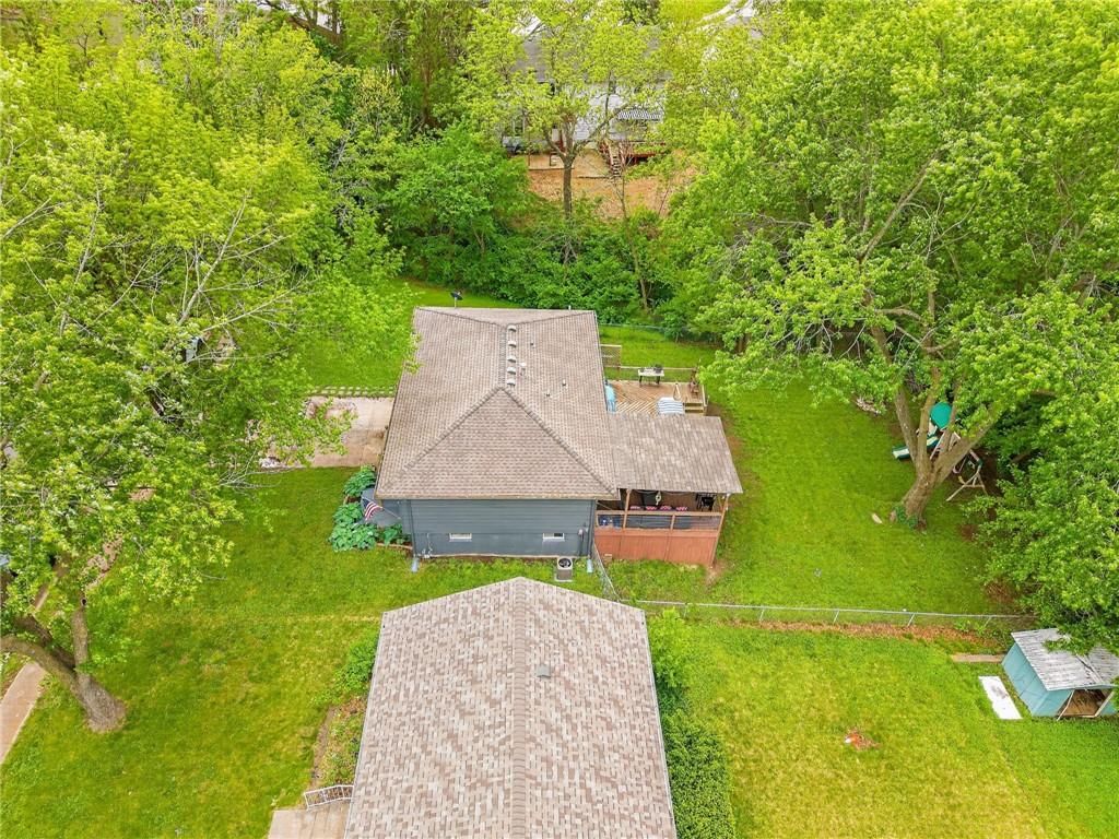 825 SW PLEASANT Drive — photo 33