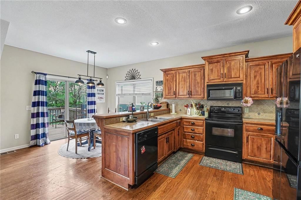 1606 Curtis Drive — photo 9