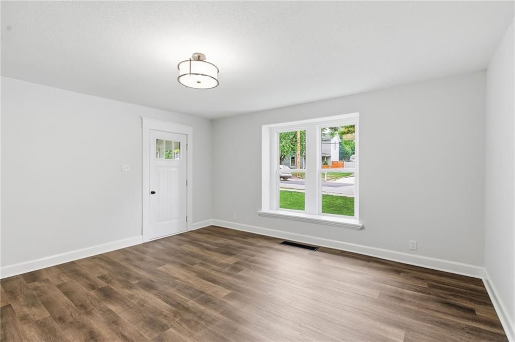 328 E Main Street — photo 5