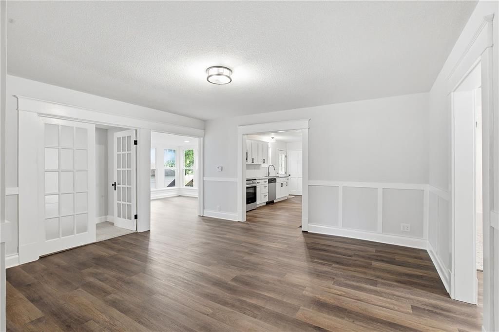 328 E Main Street — photo 9