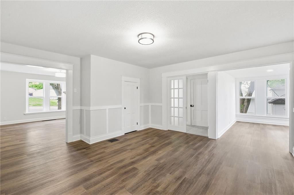 328 E Main Street — photo 10