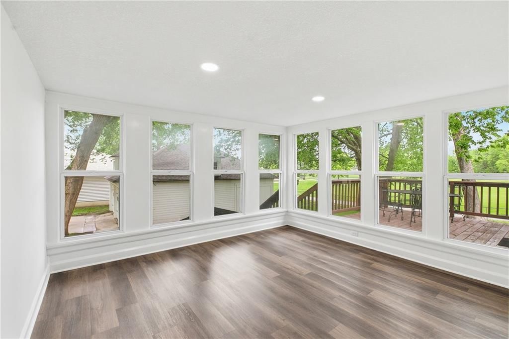 328 E Main Street — photo 15