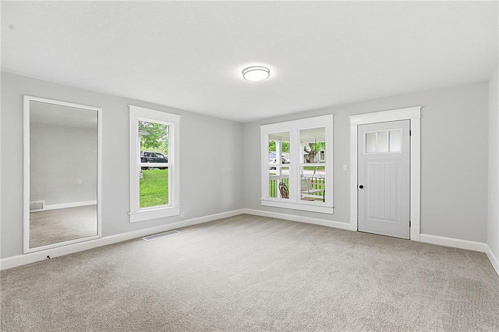 328 E Main Street — photo 29