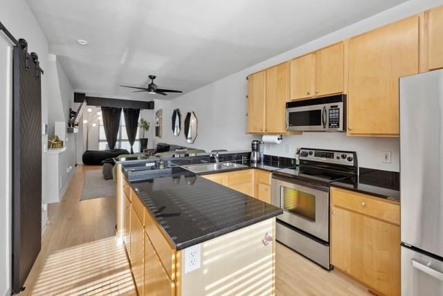 4585 Madison Avenue — photo 9