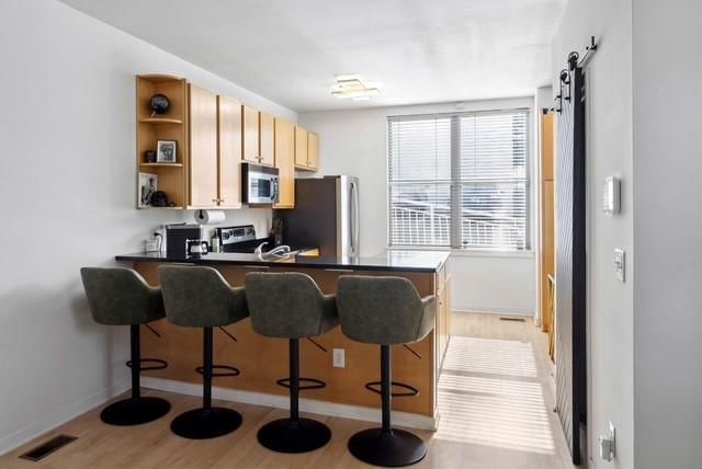 4585 Madison Avenue — photo 11