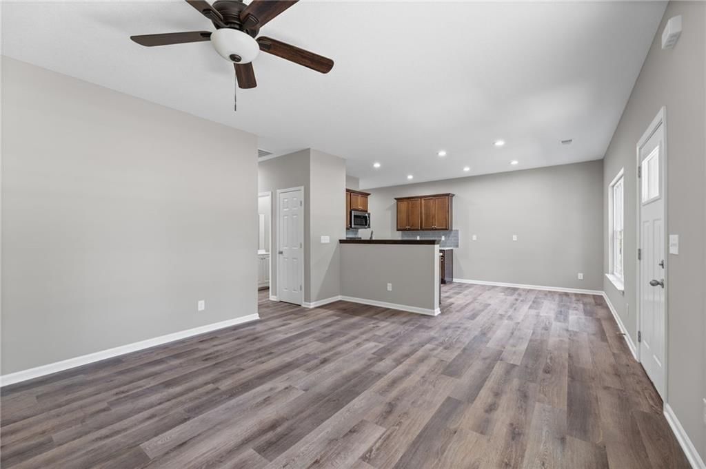 214 W 4th Street — photo 5