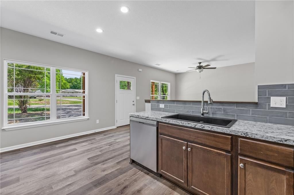 214 W 4th Street — photo 11