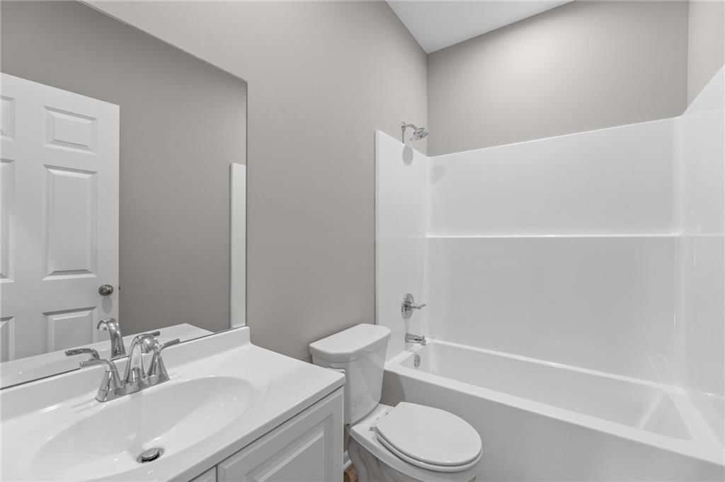 214 W 4th Street — photo 13