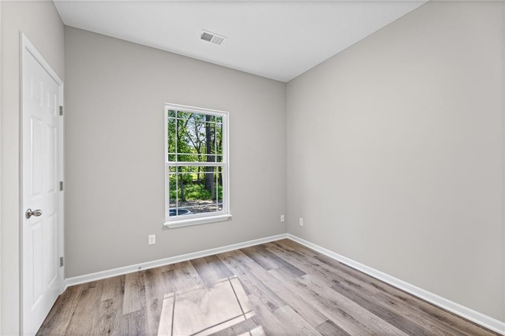 214 W 4th Street — photo 15
