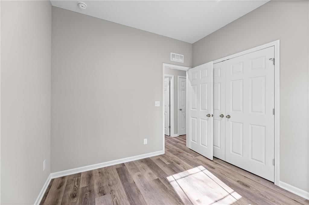 214 W 4th Street — photo 16